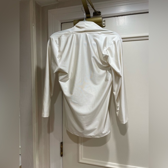 Lesly Evers cream polyester faux wrap silky, drape 3/4 sleeve top size Large - Picture 2 of 5